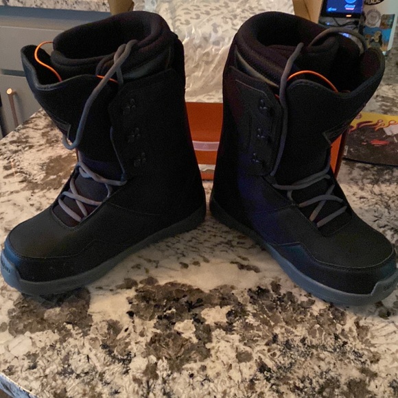 Thirtytwo Shifty Snowboard Boots - Picture 9 of 12